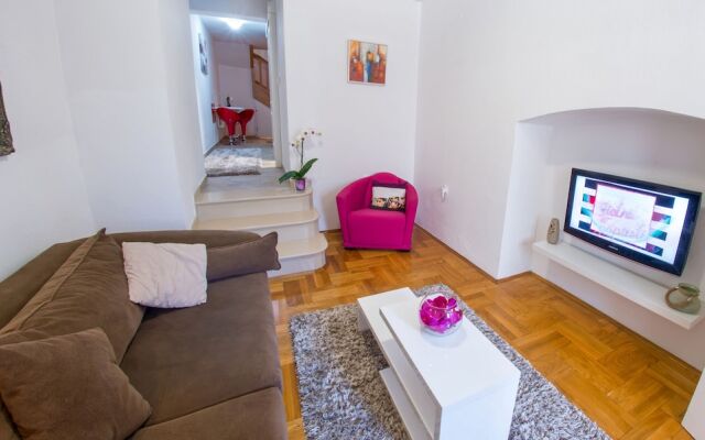 Purple Rain Apartment