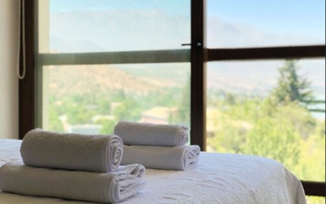 Charming Studio - w/Mountain View, Pool, & Gym