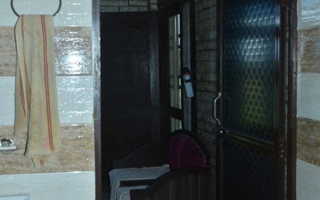 OYO HOME 92078 Pinky Homestay