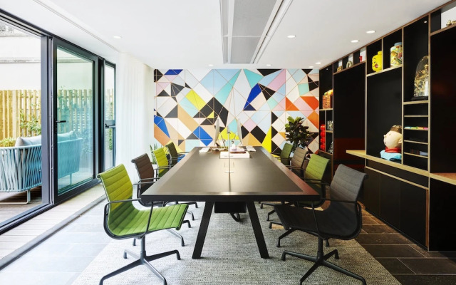 citizenM Paris Champs-Élysees Hotel