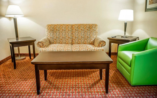 Quality Inn & Suites Roswell North