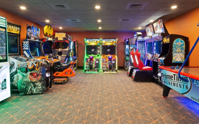 Holiday Inn & Suites Across From Universal Orlando by IHG