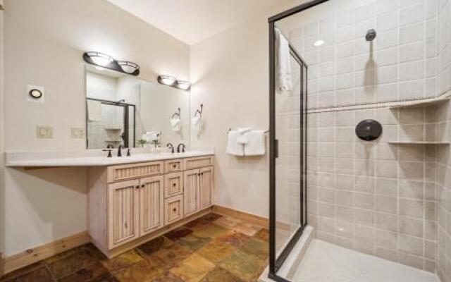 Cucumber Patch #44 Apartment