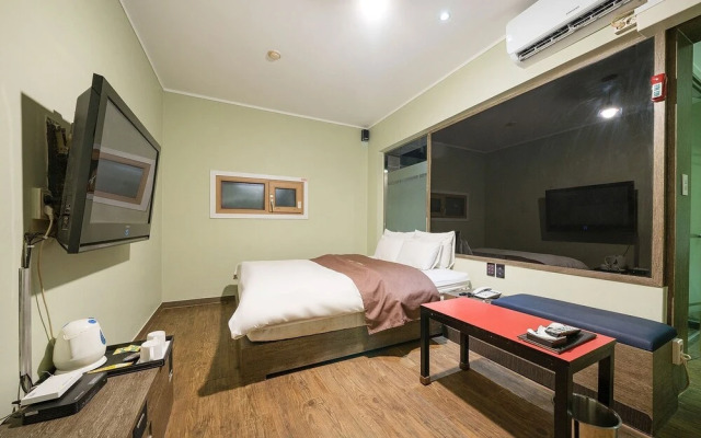 Incheon (Dongam) Red Dragonfly Hotel