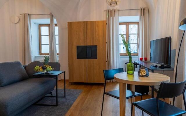 BARONHAUS Aparthotel & Suites