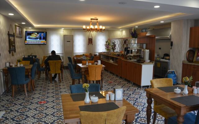 Ada Hotel