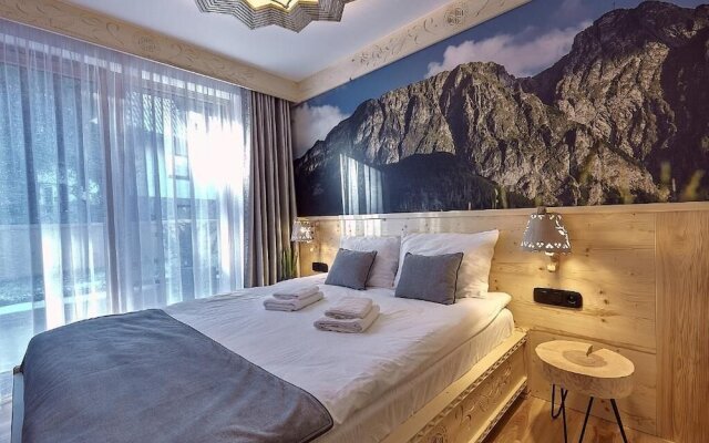 Tatra Square Apartments