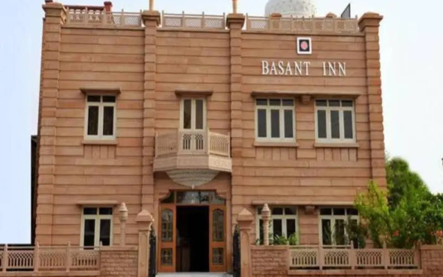 Taru Inn