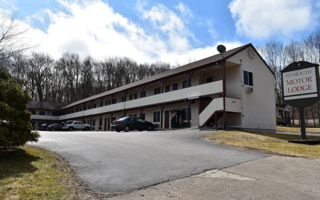 Plymouth Motor Lodge
