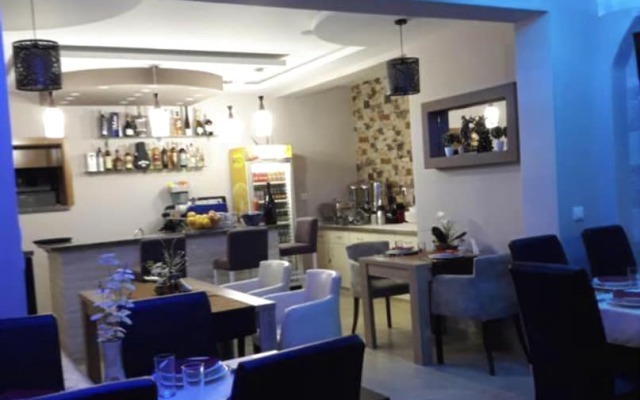 Apartments & Rooms Rozana