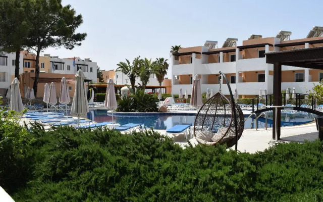 Matina Pefkos Aparthotel