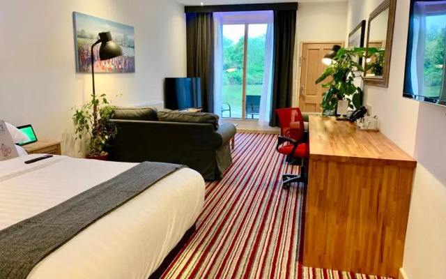 The Waterfront Lodges