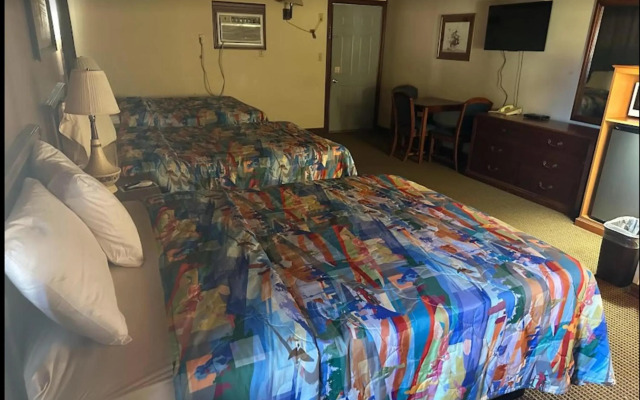 Love Hotels Western Holiday by OYO at Harlan Lake NE