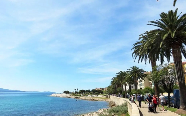 Appartement Ajaccio, 1 pièce, 2 personnes - FR-1-61-507