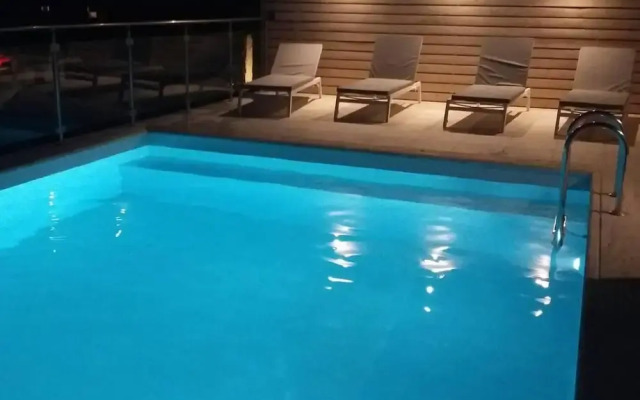 Luxury Holiday Home 4 Bedroom Villa in Paleokastro