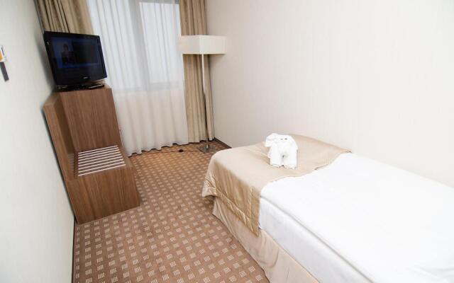 Central Plaza Hotel