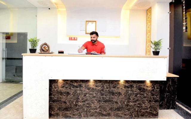 OYO 27061 Hotel Magnum