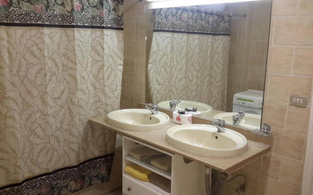 Nile Star Suites & Apartments