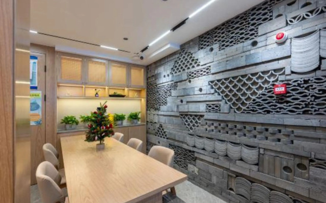 Super 8 (Beijing Qianmen East Street)