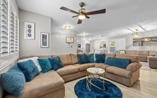 4bdrm 2 Bath Pool Close To Strip & Conventions