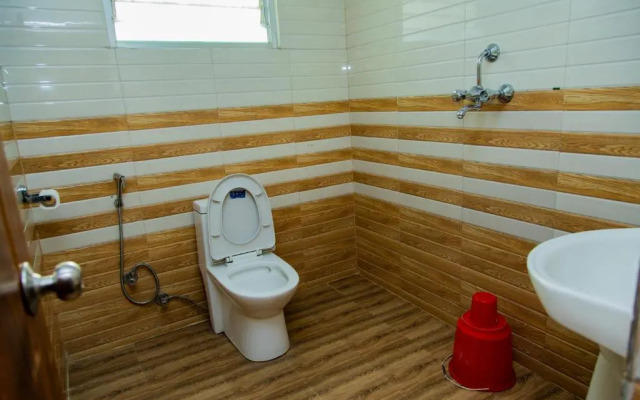 Hotel Everest Regency by OYO Rooms