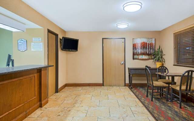 Super 8 by Wyndham Ripley