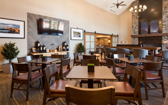 Best Western Plus Superior Inn & Suites