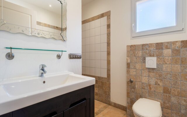 Villa in Montbrun With Pool and Mountain Views