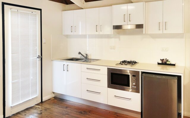Magnums Airlie Beach