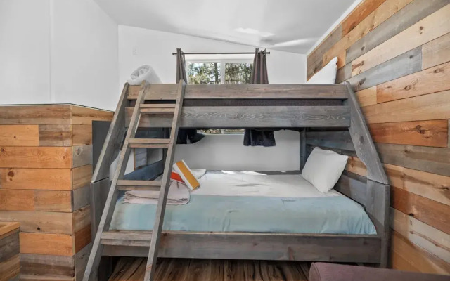 StoneHauz Cabin built in 1926