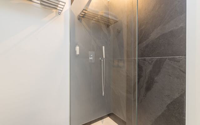 Icon H 302 Suite Micro-living