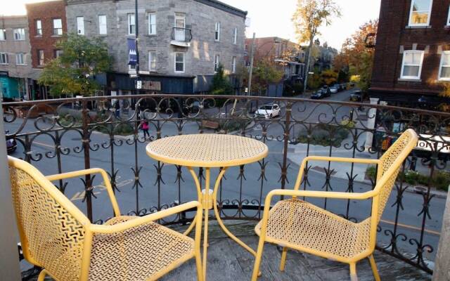Chez Mont Royal Apartments