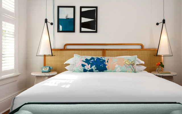 Lighthouse Hotel - Key West Historic Inns