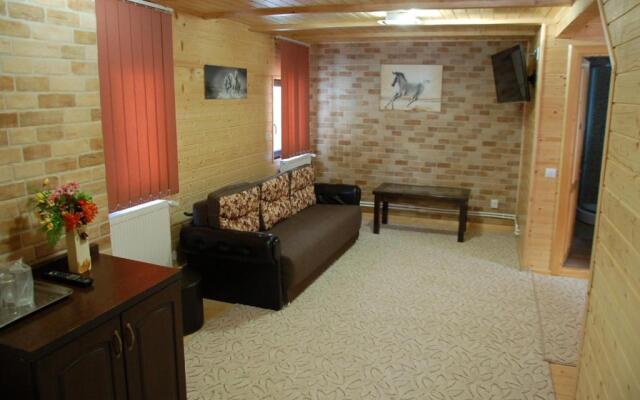 Centrul De Echitatie Poiana Brasov