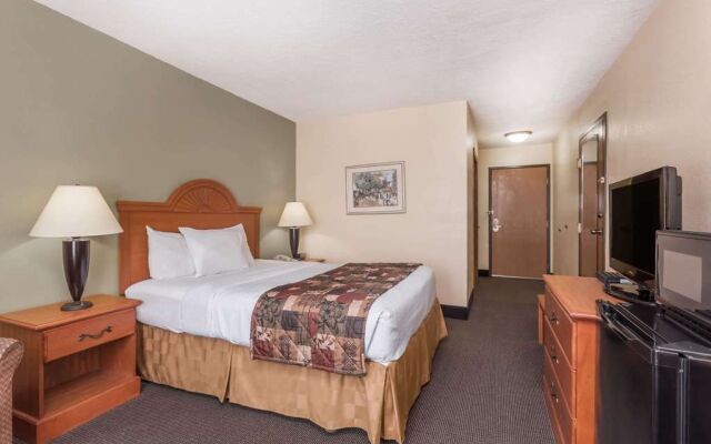 Baymont Inn & Suites LaGrange