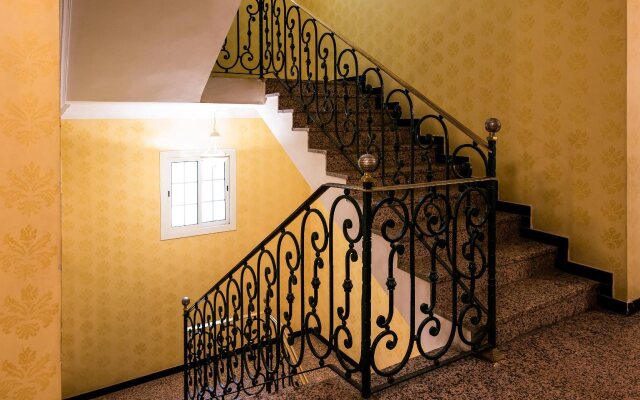 OYO 128 Al Hamra Palace 1