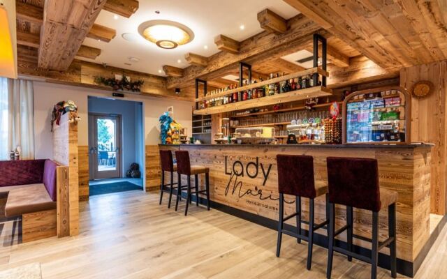 Lady Maria Hotel & Resort