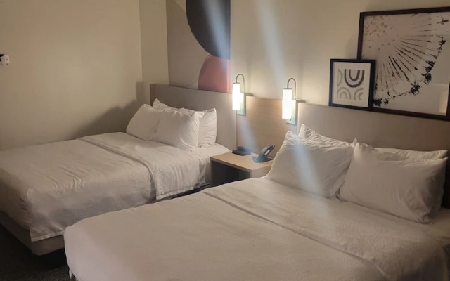 Spark by Hilton Green Bay