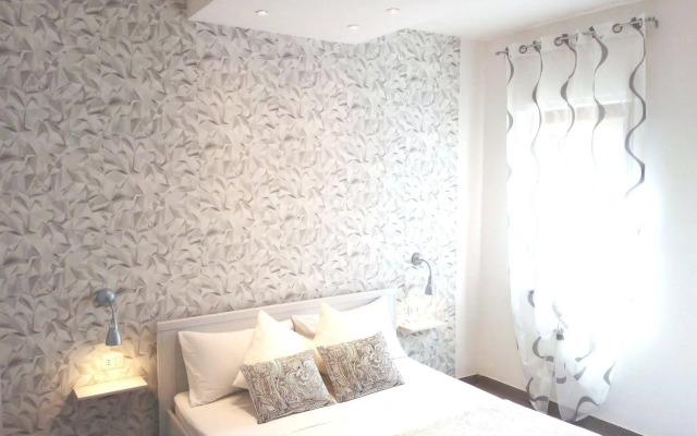 La Playa Apartments
