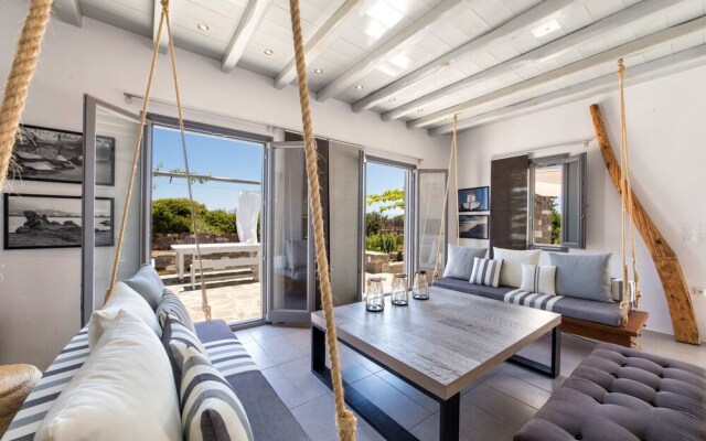 Villa Fuster in Paros