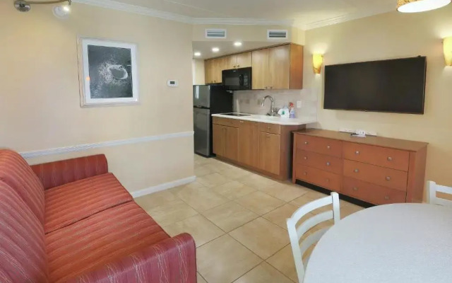 Fleur De Lis Beach Motel