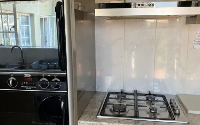 The Valley, tranquil 3 bedroom home with pool