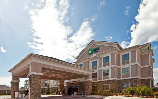 Holiday Inn Express Hotel & Suites Ada