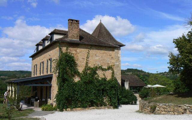 Hotel La Bastie D Urfe