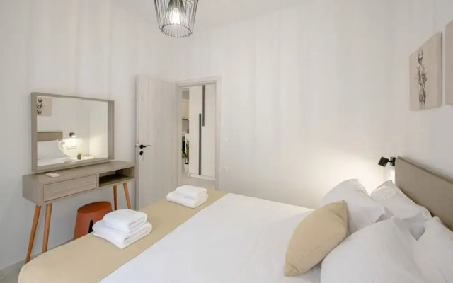 Minimal Chic Retreat Suite