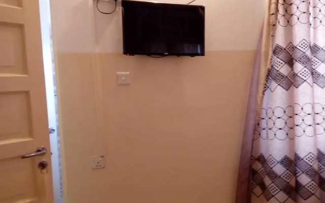 Metric Annex Hotel