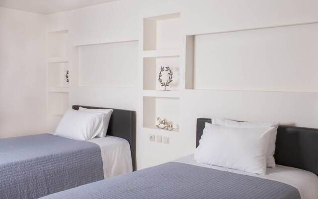 Melitini in Souda With 7 Bedrooms and 6 Bathrooms