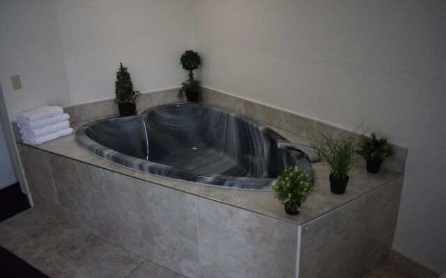 Breakers Resort & Beach Bar