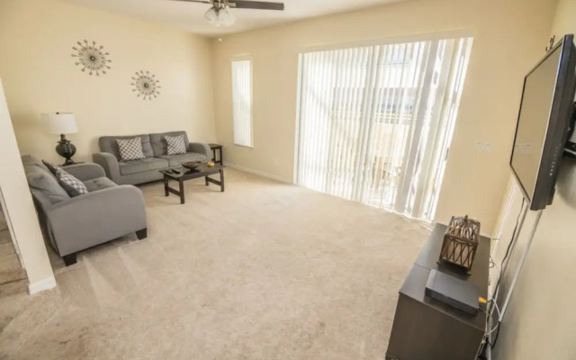 Lake View Townhome Near Disney
