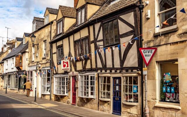 Stunning 2 Bed Cotswold Cottage Winchcombe